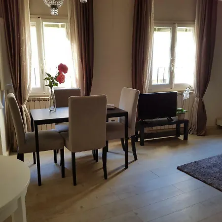 Ponte Vecchio Apartment Florence