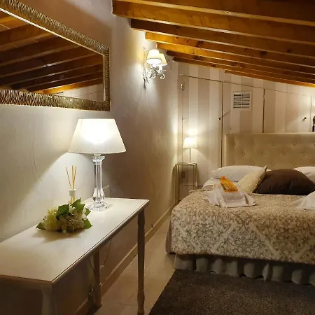 Ponte Vecchio Apartment